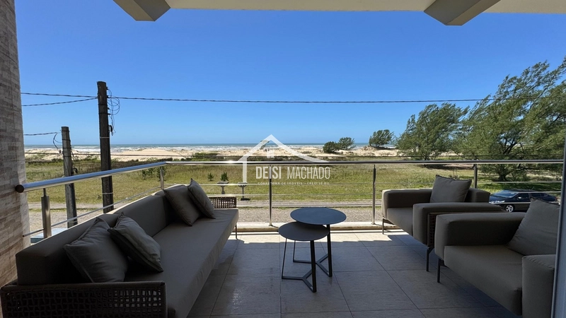 Magnífico sobrado, localizado à beira mar em Capão Novo: 12ª foto da galeria de imagens do imóvel