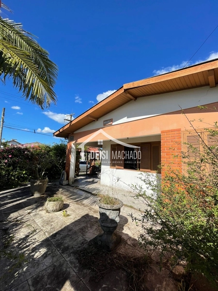 Casa de ESQUINA a venda na praia Capão Novo