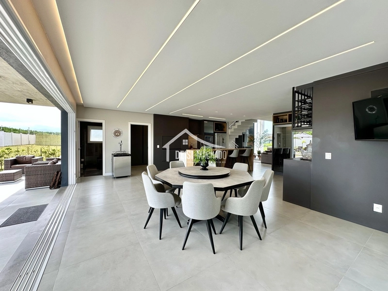 Sobrado com piscina condomínio Costa Serena: 8ª foto da galeria de imagens do imóvel