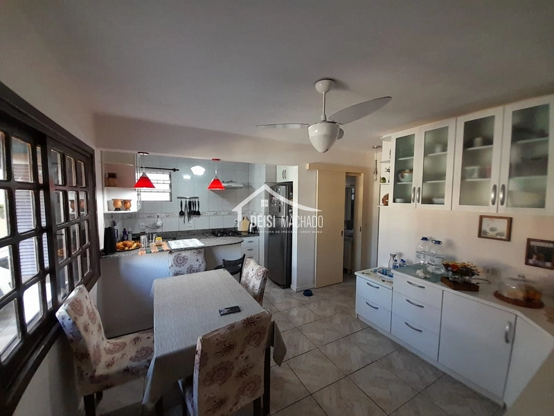 Aconchegante casa com piscina à venda na praia Capão Novo: 5ª foto da galeria de imagens do imóvel