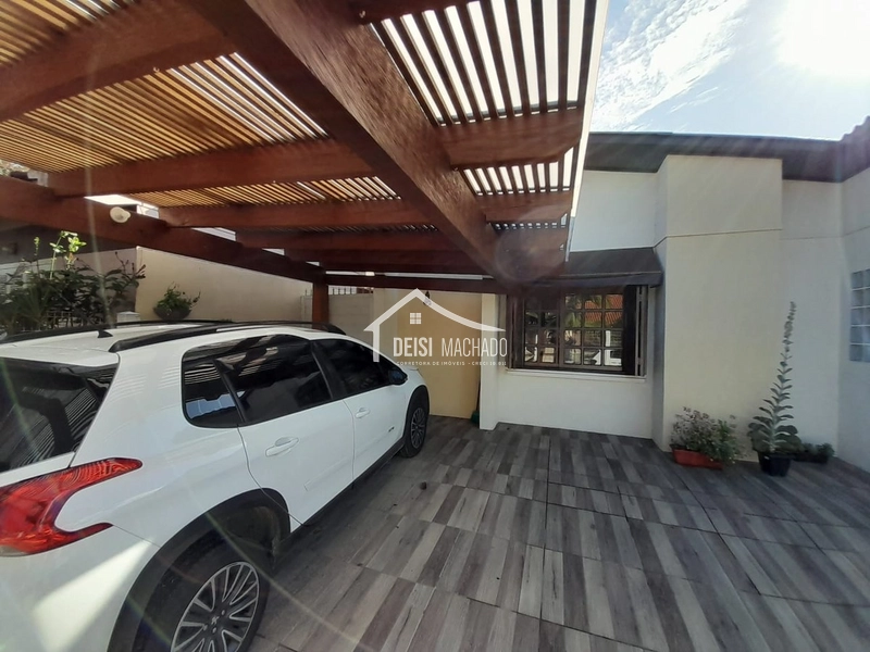 Aconchegante casa com piscina à venda na praia Capão Novo: 2ª foto da galeria de imagens do imóvel