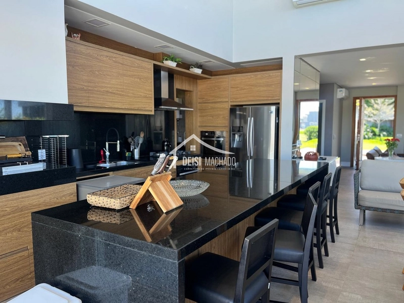 Sobrado de luxo no condomínio Costa Serena – Beira mar: 3ª foto da galeria de imagens do imóvel