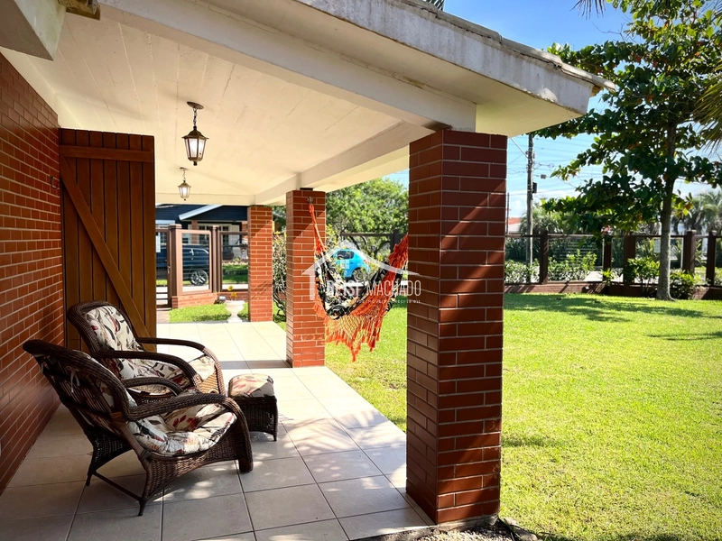 Casa a venda na praia de Atlantida - RS: 2ª foto da galeria de imagens do imóvel