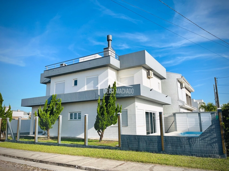 Lindo Sobrado Próximo à Beira Mar!