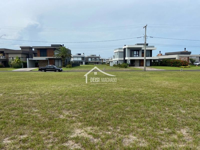 Terreno à venda no Condomínio Costa Serena – Beira-mar