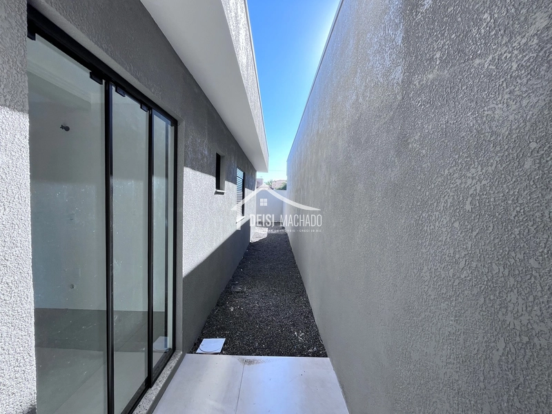 Linda casa na praia, em ótima localização: 3ª foto da galeria de imagens do imóvel