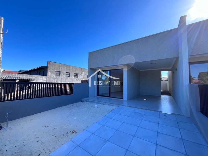 Linda casa na praia, em ótima localização