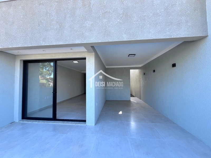 Linda casa na praia, em ótima localização: 2ª foto da galeria de imagens do imóvel