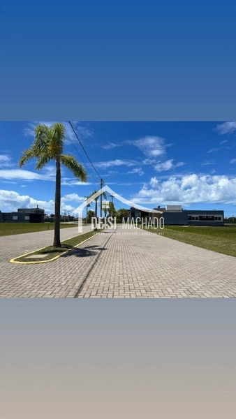 Terreno em condomínio fechado com parcelamento direto: 1ª foto da galeria de imagens do imóvel