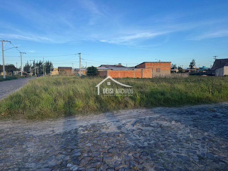 Confira! Terreno de esquina com parcelamento direto: 1ª foto da galeria de imagens do imóvel
