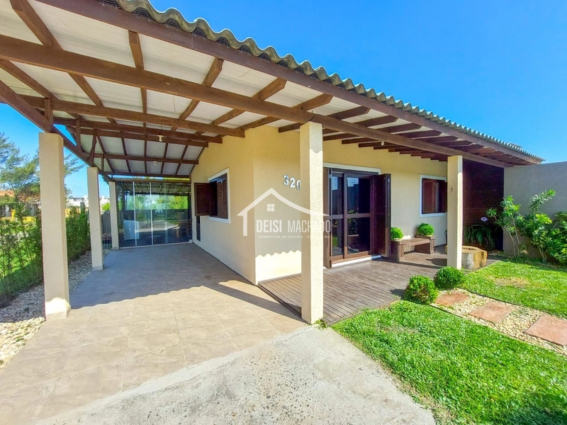 Casa com piscina a venda em Capão Novo: 6ª foto da galeria de imagens do imóvel