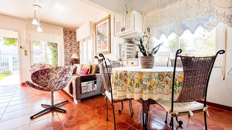 CASA 3 DORMITÓRIOS LOCALIZADA A POUCOS METROS DO MAR!: 43ª foto da galeria de imagens do imóvel