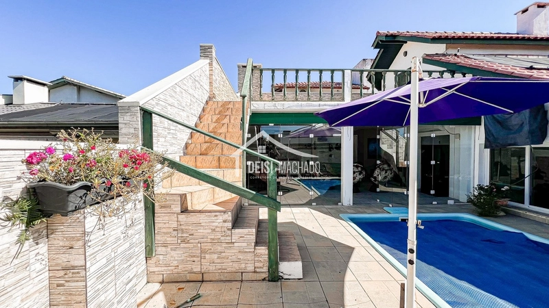 CASA 3 DORMITÓRIOS LOCALIZADA A POUCOS METROS DO MAR!: 3ª foto da galeria de imagens do imóvel