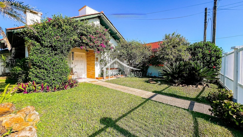 CASA 3 DORMITÓRIOS LOCALIZADA A POUCOS METROS DO MAR!: 39ª foto da galeria de imagens do imóvel