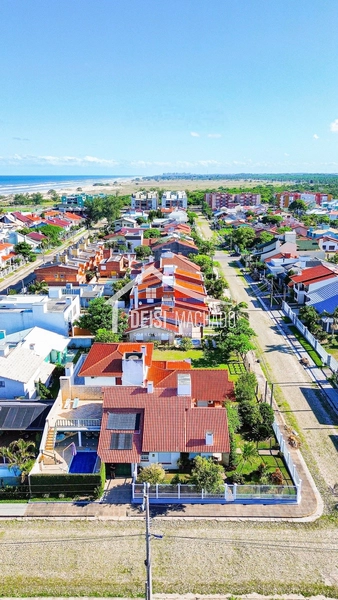 CASA 3 DORMITÓRIOS LOCALIZADA A POUCOS METROS DO MAR!: 45ª foto da galeria de imagens do imóvel