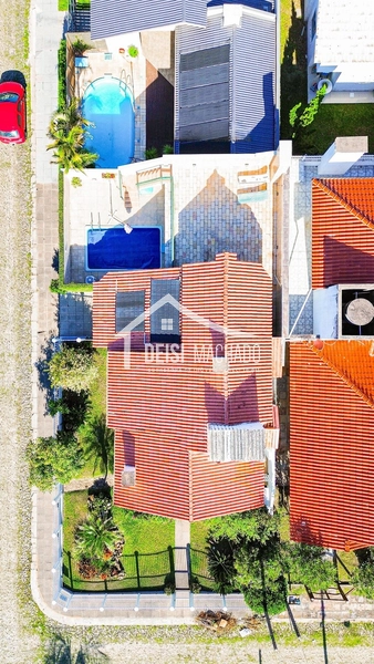 CASA 3 DORMITÓRIOS LOCALIZADA A POUCOS METROS DO MAR!: 2ª foto da galeria de imagens do imóvel