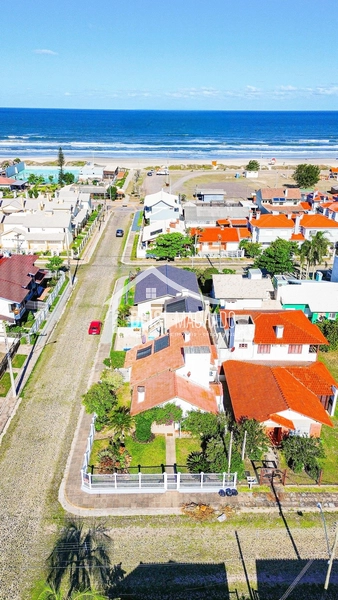 CASA 3 DORMITÓRIOS LOCALIZADA A POUCOS METROS DO MAR!: 31ª foto da galeria de imagens do imóvel