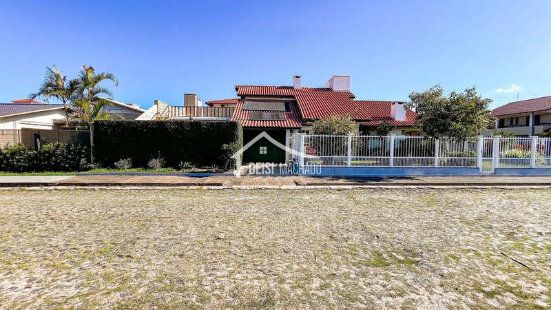 CASA 3 DORMITÓRIOS LOCALIZADA A POUCOS METROS DO MAR!: 47ª foto da galeria de imagens do imóvel