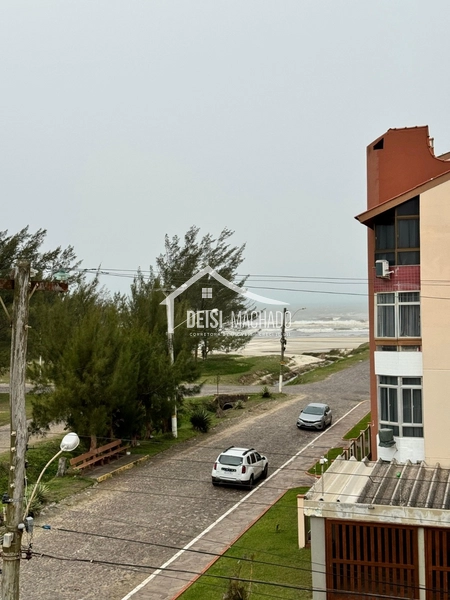 Excelente apartamento de um dormitório pertinho do mar