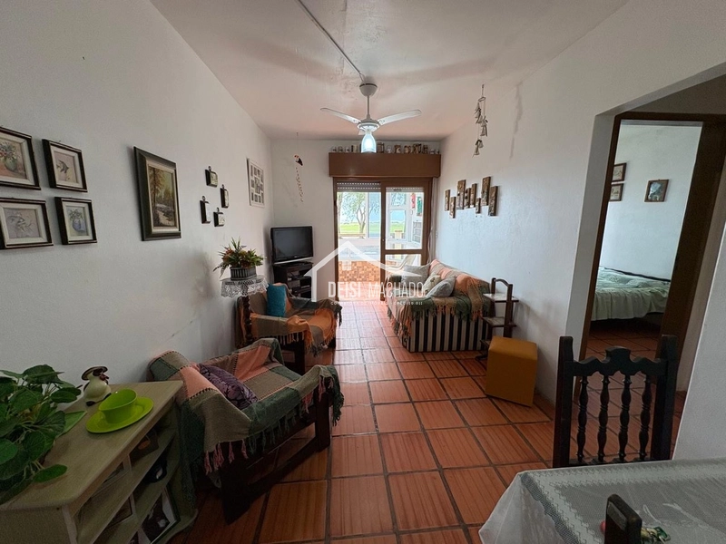 Apartamento de um dormitório à beira mar em Capão Novo: 2ª foto da galeria de imagens do imóvel