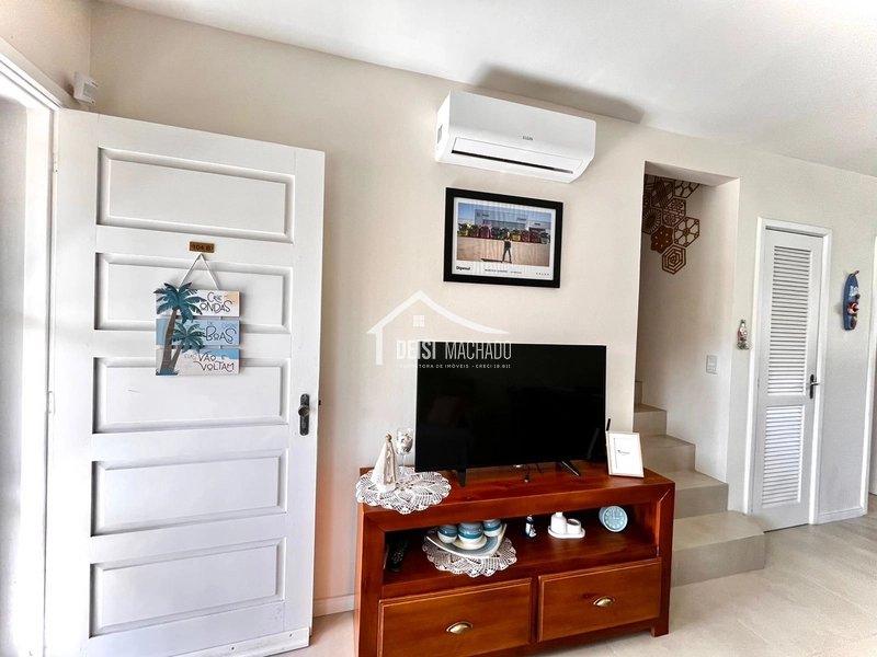 Lindo sobrado à venda em Capão Novo: 4ª foto da galeria de imagens do imóvel