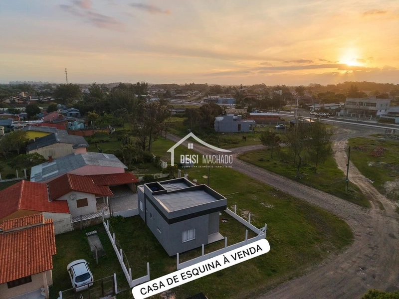 Casa Dois dormitórios próximo do mar: 2ª foto da galeria de imagens do imóvel