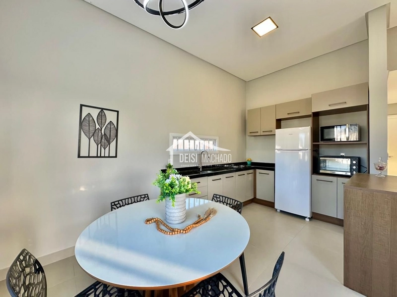 Casa Dois dormitórios próximo do mar: 11ª foto da galeria de imagens do imóvel