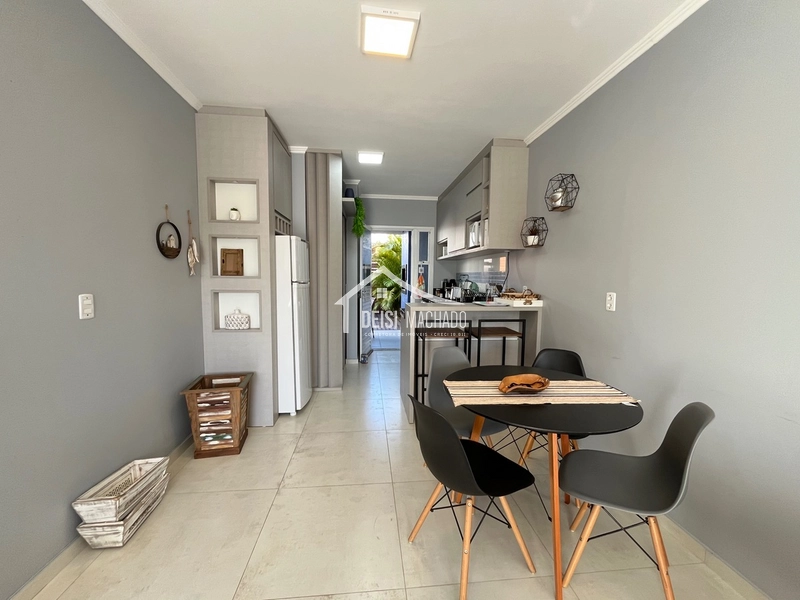 Linda casa geminada em Capão Novo: 4ª foto da galeria de imagens do imóvel