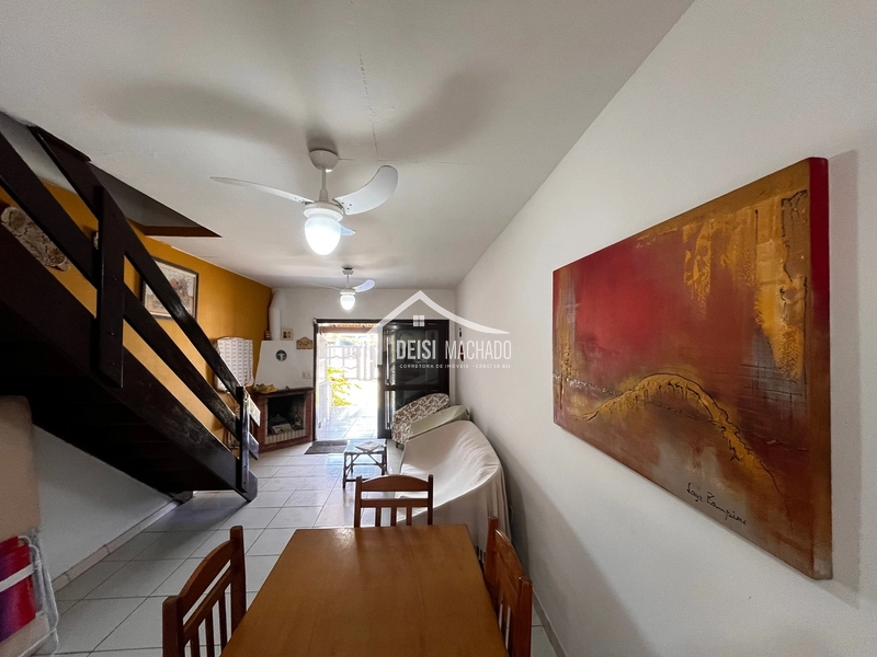 Lindo sobrado em excelente localização, em Capão Novo