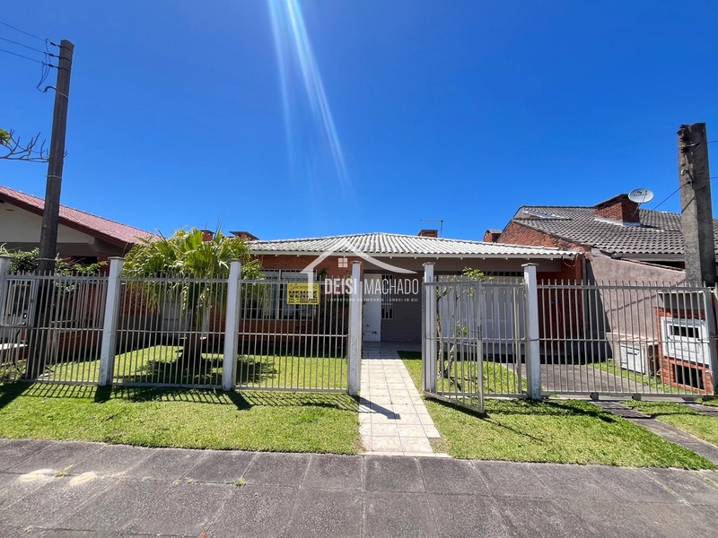 Excelente casa de três dormitórios, pertinho do mar, em Capão Novo!: 1ª foto da galeria de imagens do imóvel