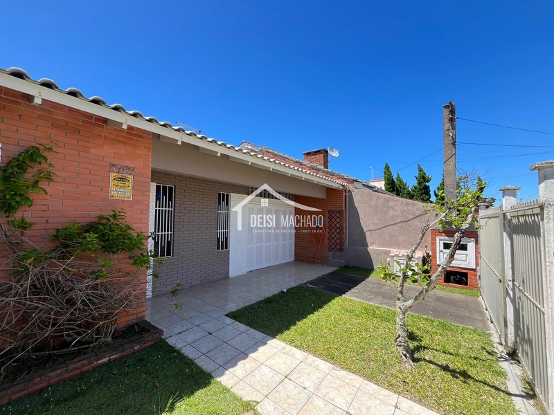 Excelente casa de três dormitórios, pertinho do mar, em Capão Novo!: 2ª foto da galeria de imagens do imóvel