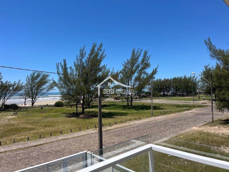 Lindo Sobrado Beira Mar!: 15ª foto da galeria de imagens do imóvel