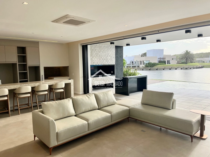 Sobrado de Alto Padrão à Venda no Condomínio Costa Serena – Beira-Mar: 5ª foto da galeria de imagens do imóvel