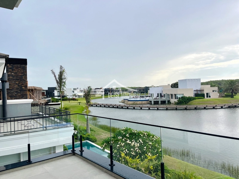 Sobrado de Alto Padrão à Venda no Condomínio Costa Serena – Beira-Mar: 16ª foto da galeria de imagens do imóvel