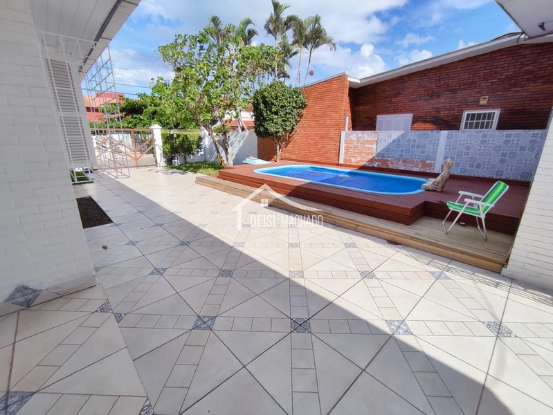 casa em excelente localização em Capão Novo: 5ª foto da galeria de imagens do imóvel