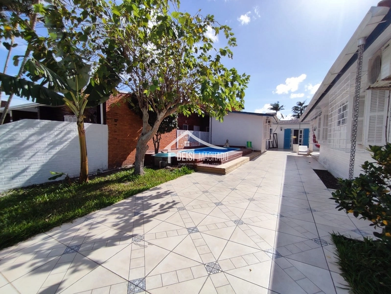 casa em excelente localização em Capão Novo: 4ª foto da galeria de imagens do imóvel