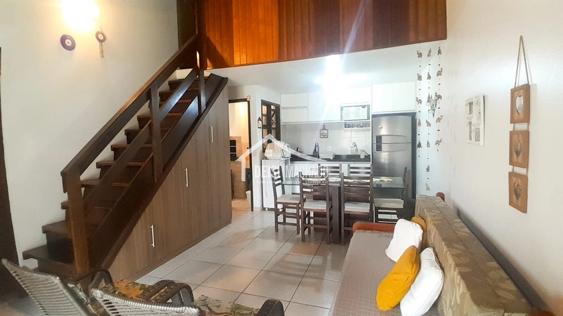 Sobrado com Mezanino Capão Novo: 2ª foto da galeria de imagens do imóvel