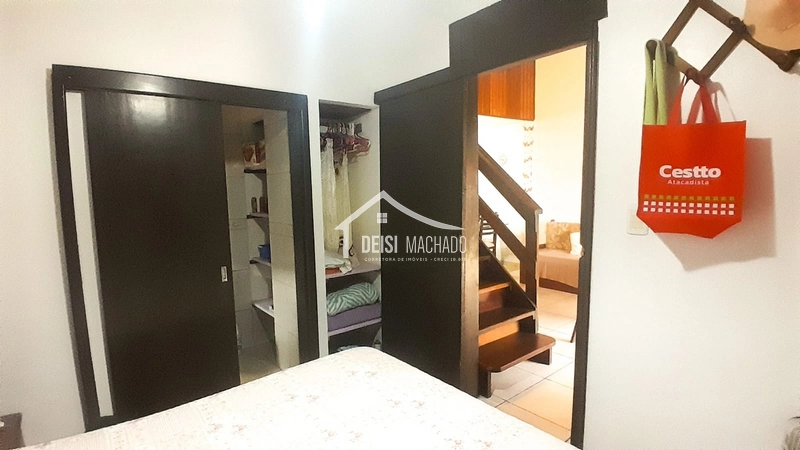 Sobrado com Mezanino Capão Novo: 7ª foto da galeria de imagens do imóvel