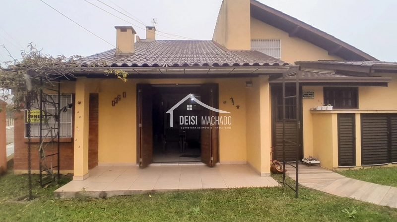 Sobrado com Mezanino Capão Novo