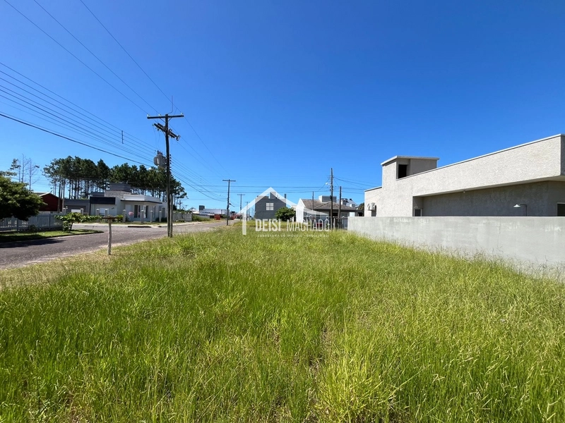 Terreno de ESQUINA a 300 metros do mar em Capão Novo Village: 3ª foto da galeria de imagens do imóvel