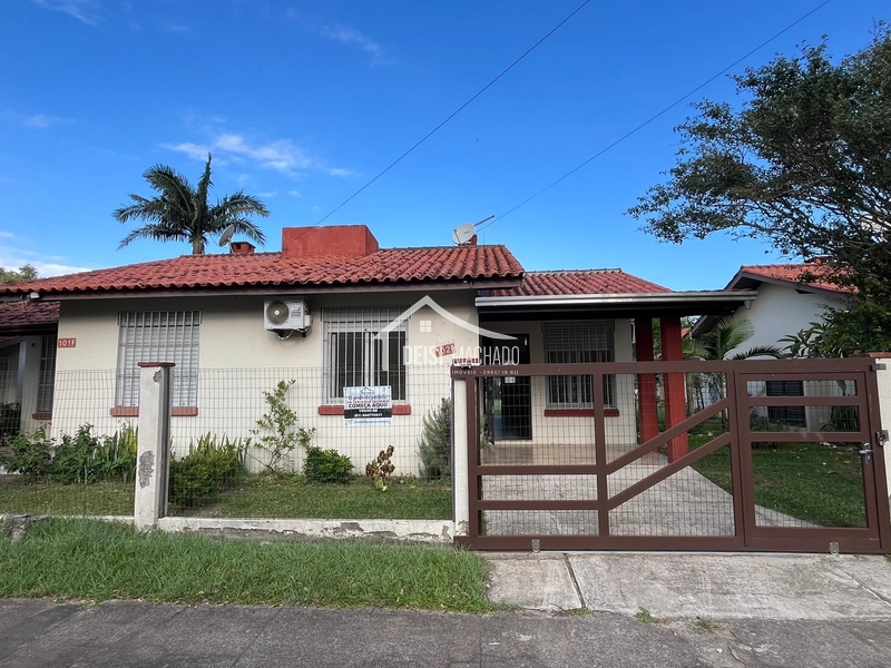 Excelente vivenda a venda na praia Capão Novo