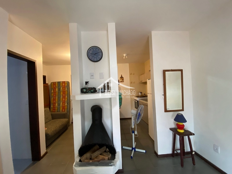 Apartamento térreo em prédio com piscina a venda na praia Capão Novo: 4ª foto da galeria de imagens do imóvel