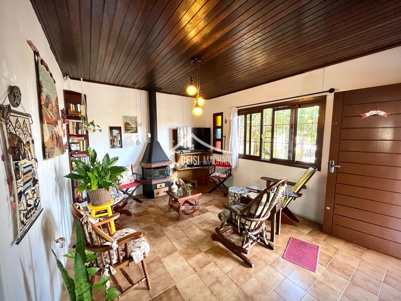 Excelente casa três dormitórios pertinho do mar em Capão Novo: 1ª foto da galeria de imagens do imóvel