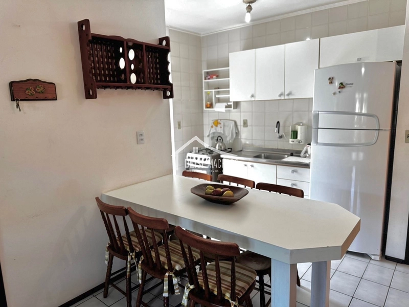 Apartamento em condomínio com quadra de beach tênis e piscina!