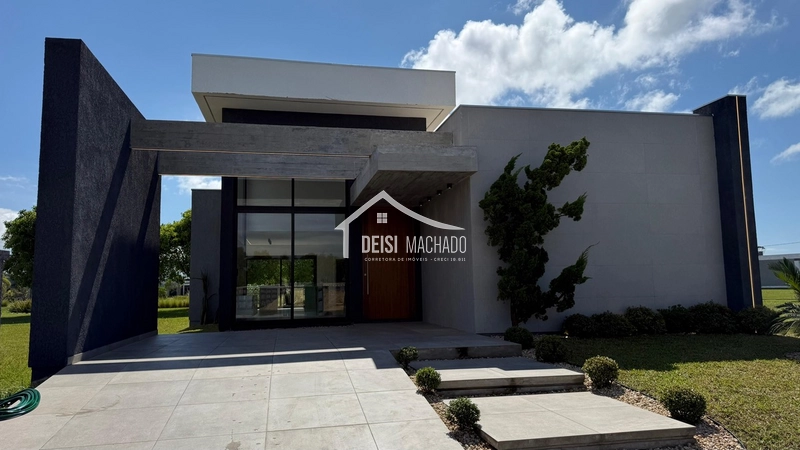 Linda casa Térrea em condomínio fechado