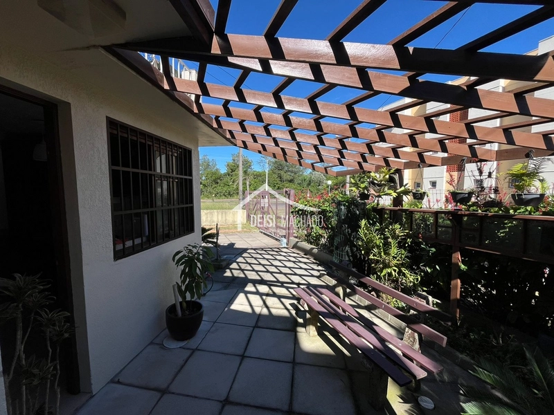 Sobrado dois dormitórios com terraço em Capão Novo: 16ª foto da galeria de imagens do imóvel