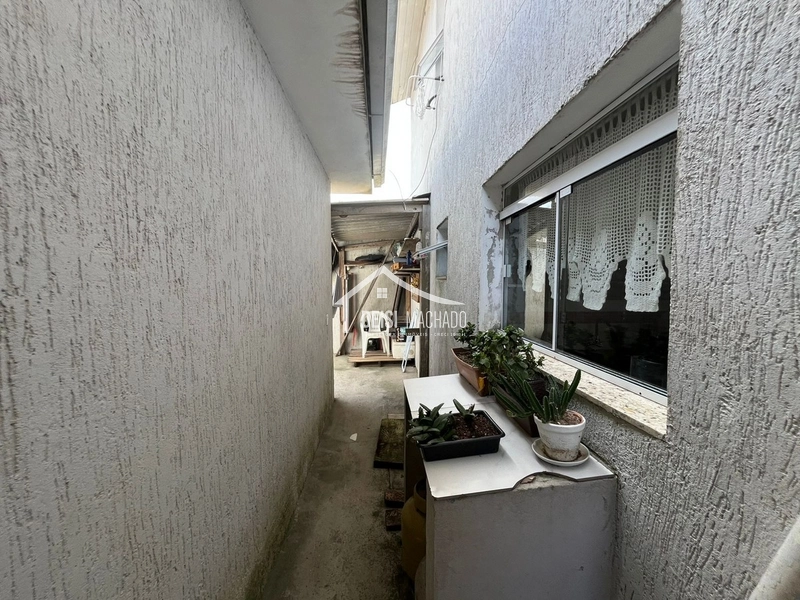 Casa ampla de dois pavimentos: 27ª foto da galeria de imagens do imóvel