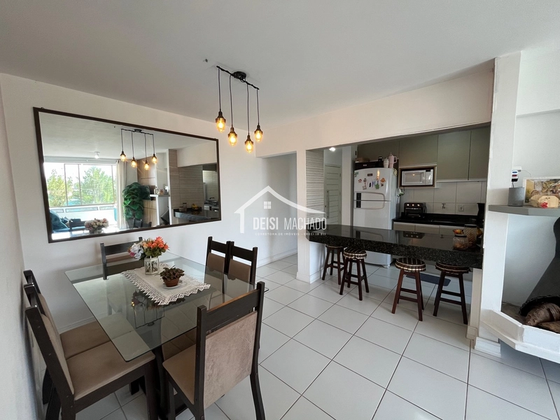 Apartamento três dormitórios à 300 metros do mar em Capão Novo