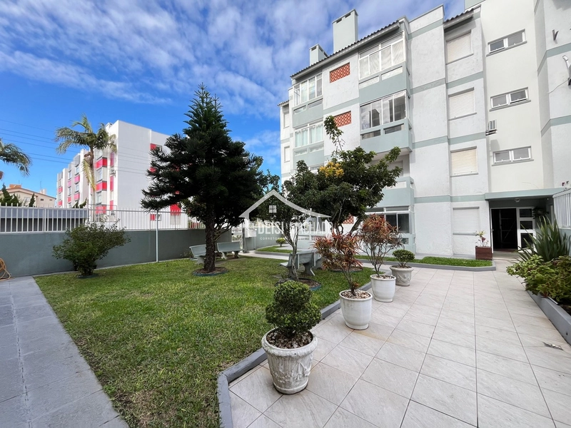 Apartamento com piscina a venda em Capão Novo: 2ª foto da galeria de imagens do imóvel