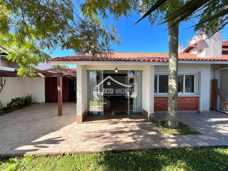 EXCELENTE CASA A VENDA EM CAPÃO NOVO: 1ª foto da galeria de imagens do imóvel